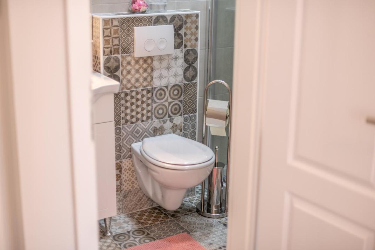 Old Romantic 4 With Free Private Parking Apartman Pula