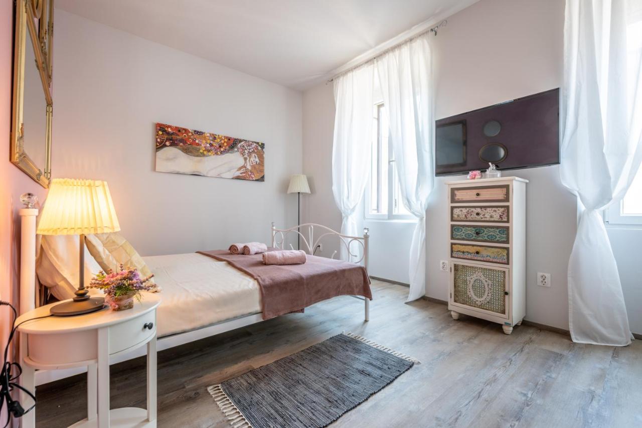 Old Romantic 4 With Free Private Parking Apartman *